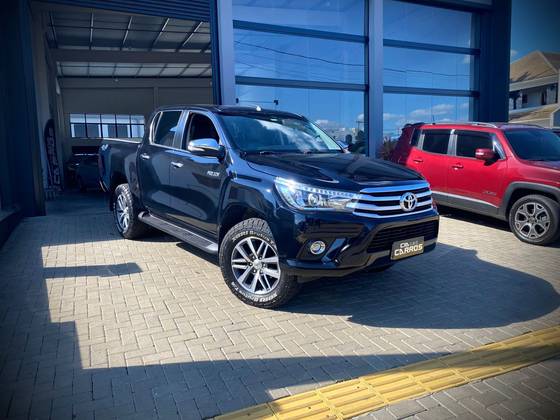 TOYOTA HILUX 2.8 SRX 4X4 CD 16V DIESEL 4P AUTOMÁTICO